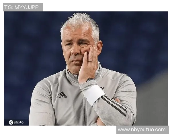 2016年离世的足球传奇人物回顾与影响分析 2016年离世的足球传奇人物回顾与影响分析