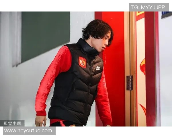 广州羽毛球队状态引发热议球迷与专家各执己见分析争论 广州羽毛球队状态引发热议球迷与专家各执己见分析争论