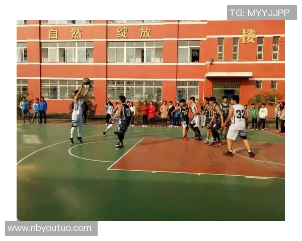 日本足球明星手机壁纸精选展现球场魅力与青春风采的视觉盛宴