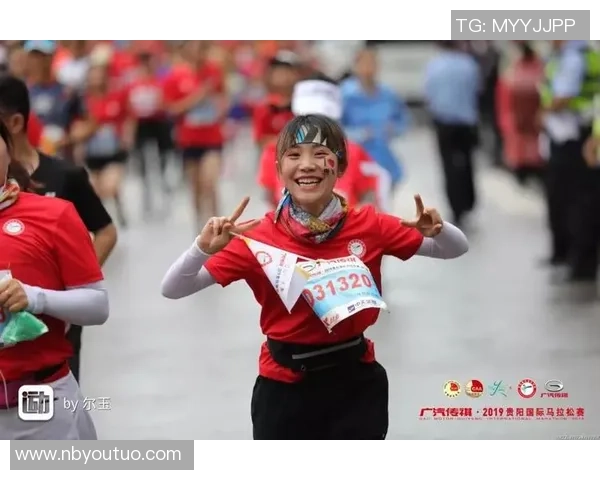 贵阳足球明星现场视频盛况回顾球迷热情高涨尽显激情与荣耀 贵阳足球明星现场视频盛况回顾球迷热情高涨尽显激情与荣耀